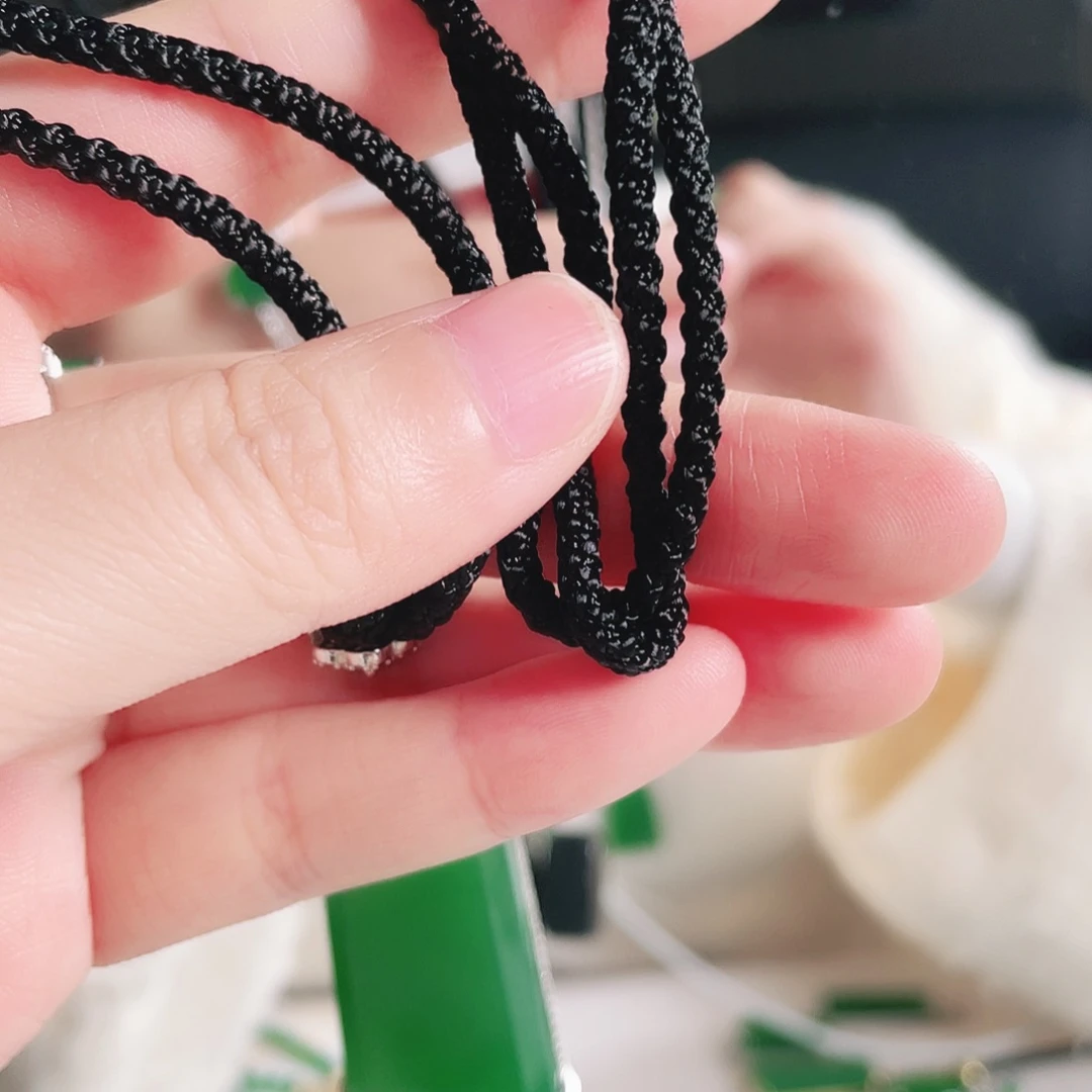 卢***玛瑙/玉髓合金戒指