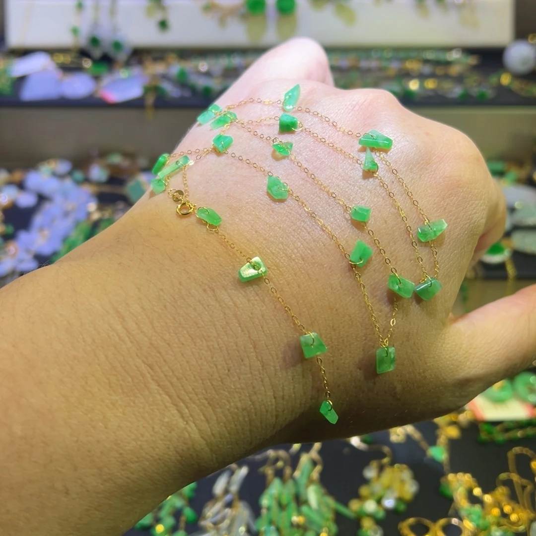 颈饰18K金镶嵌翡翠满天星45c m