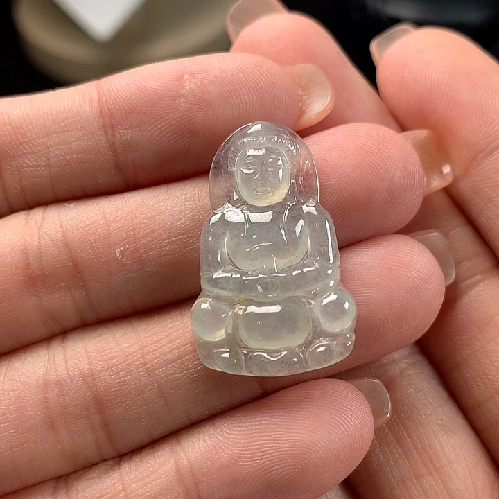 翡翠未镶嵌颈饰观音