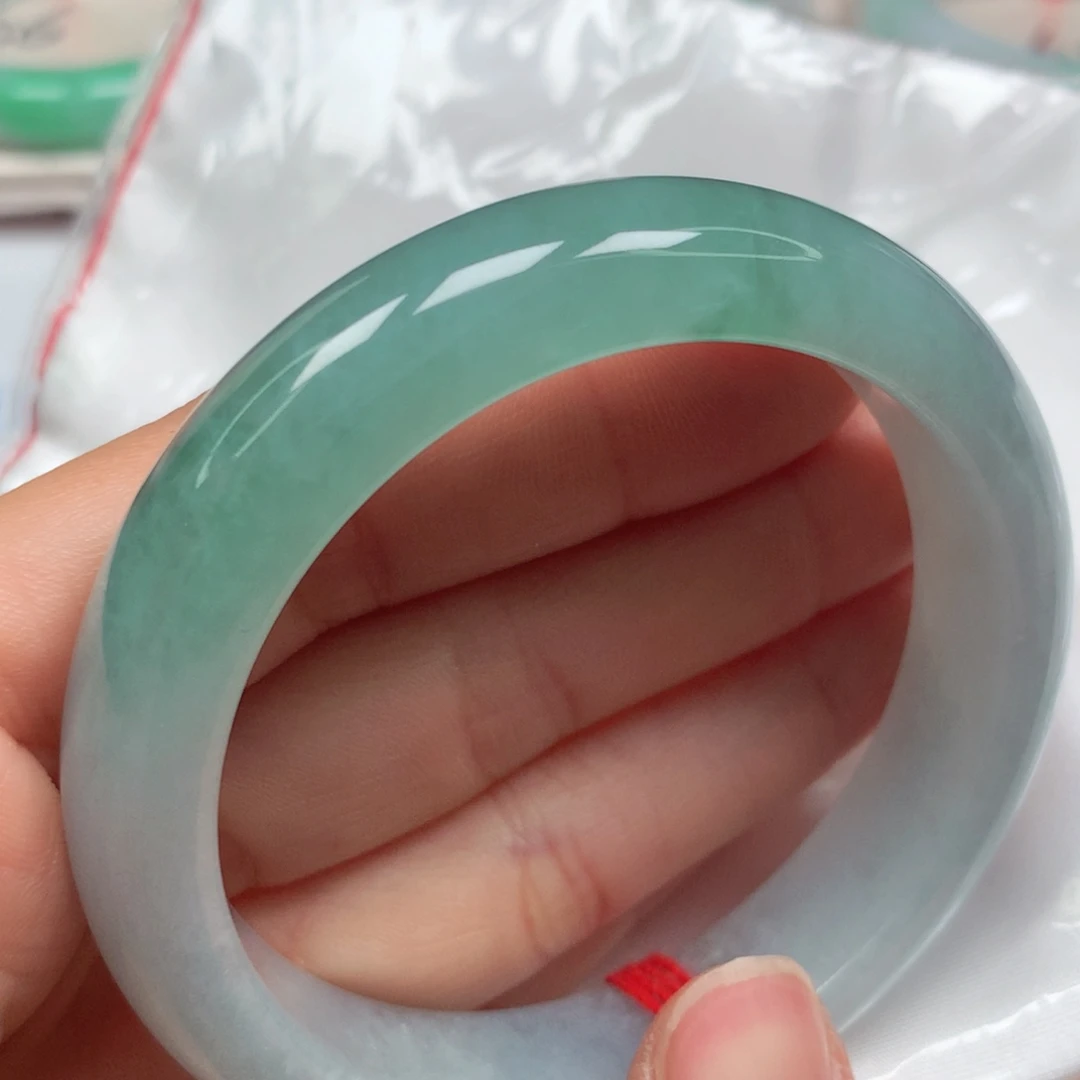 翡翠未镶嵌手镯冰胶晴蓝胶底完美度高5556