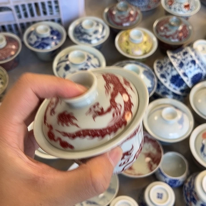 瓷片景德镇釉里红铠甲龙两才马蹄盖碗