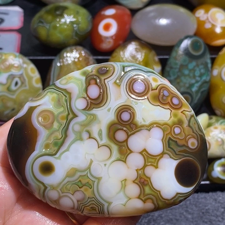 玛瑙/玉髓未镶嵌珠宝半成品15