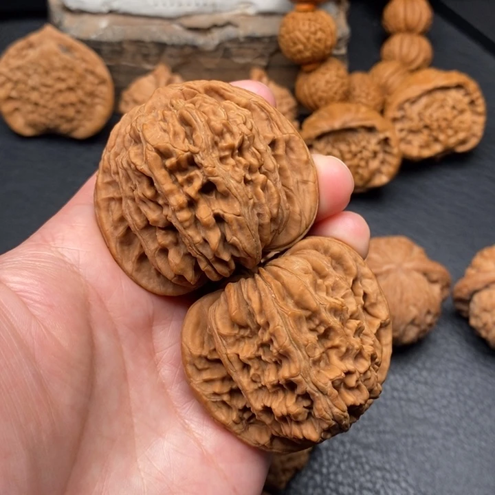 桃核把件全品47.5四座楼