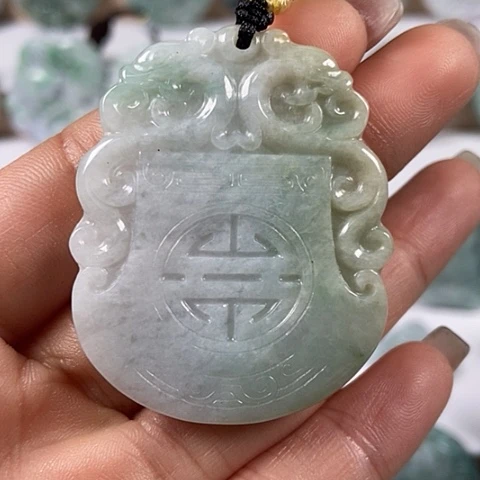 翡翠颈饰未镶嵌仿古龙行天下