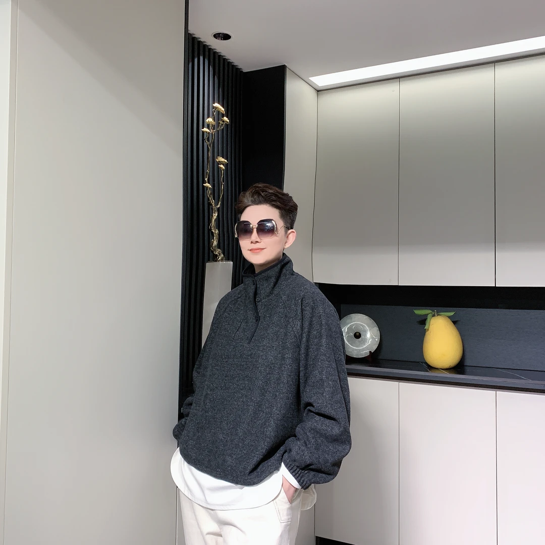 【六哥原创】设计款潮流帅气百搭女款网红款纽扣中领加绒卫衣