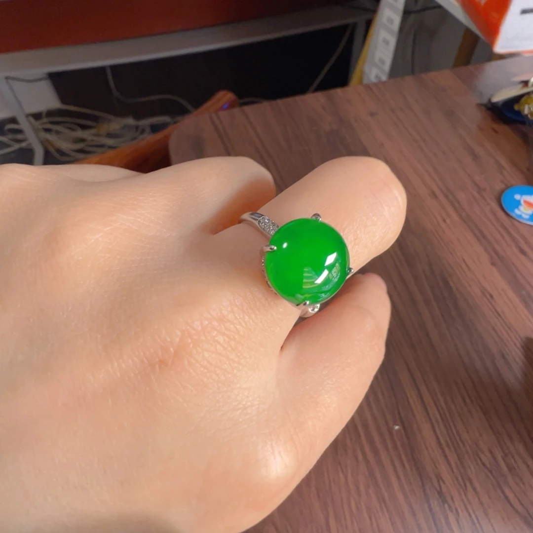 娜****翡翠银S925镶嵌颈饰蛋面戒指
