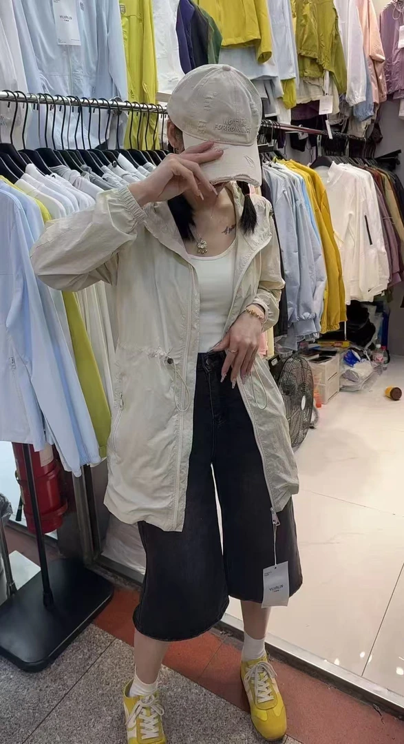 薄款户外夏季收口袖百搭白色女装连帽宽松型春季短外套