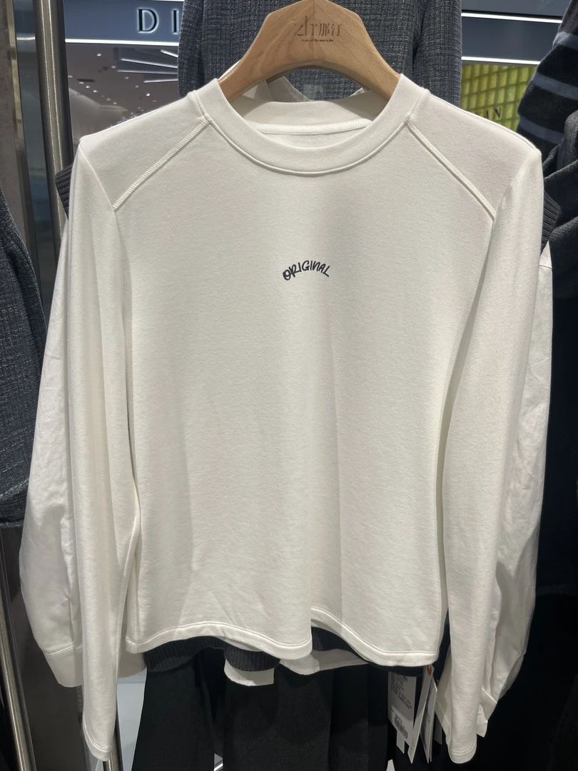 章那汀/53530冬季新款正肩百搭白T恤