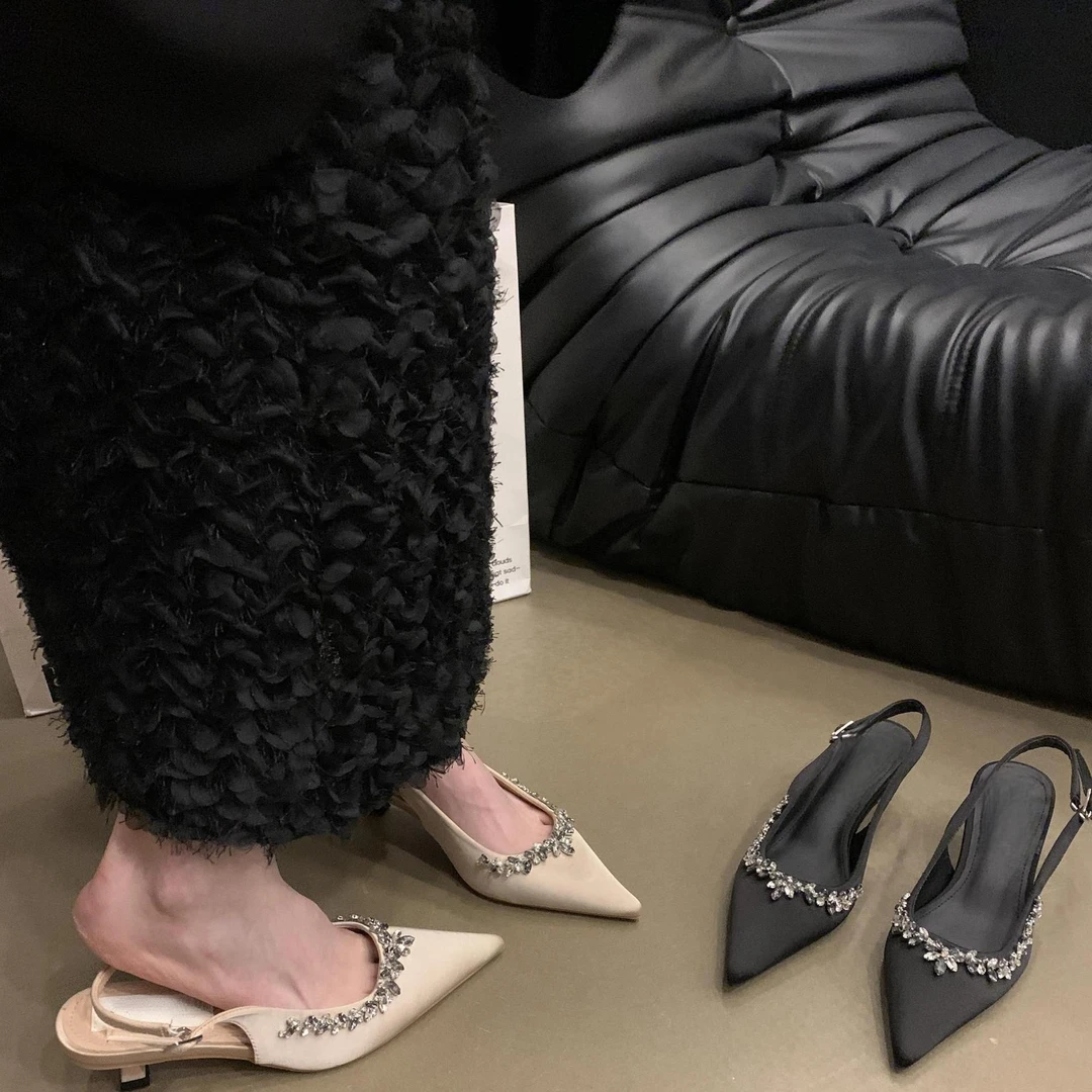 高跟凉鞋温柔美神！裸色尖头水钻女后空浅口包头单