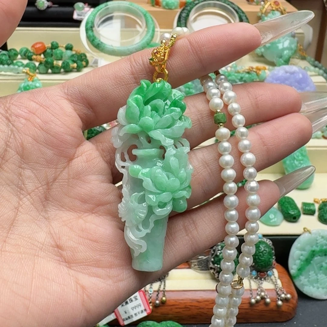 翡翠未镶嵌颈饰翡翠吊坠