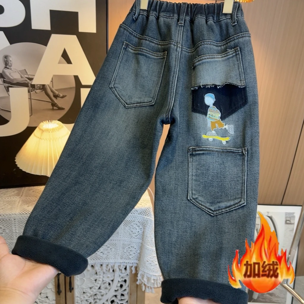 【加绒】~男童秋冬时髦帅气牛仔裤中大童宽松卡通老爹裤11113