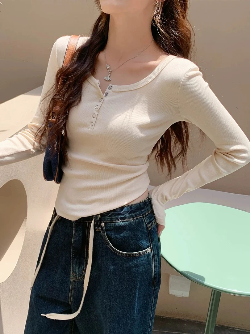 轻熟风正肩u领T恤女设计纽扣长袖打底衫美式甜辣修身上衣秋冬内搭