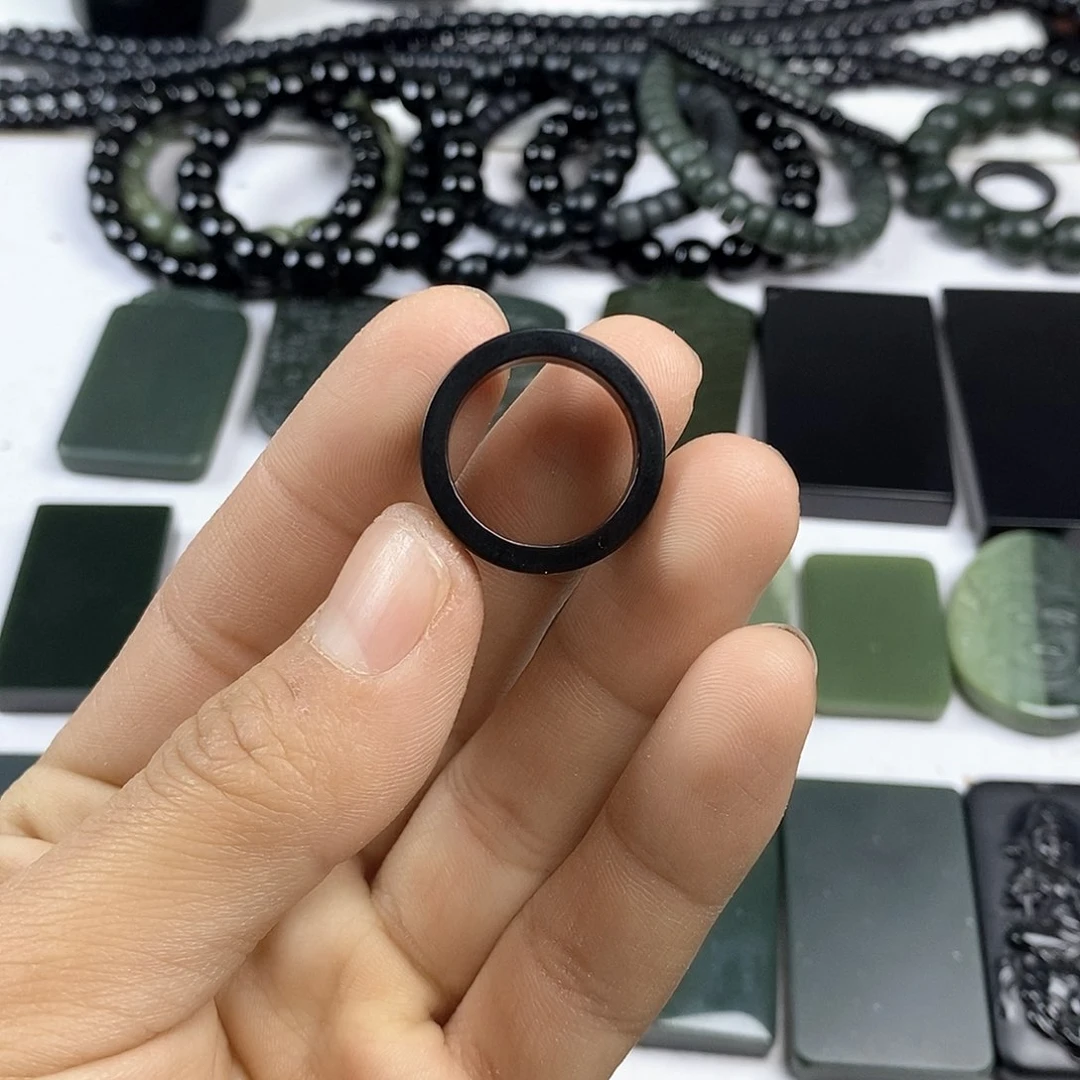 和田玉手链未镶嵌七**，