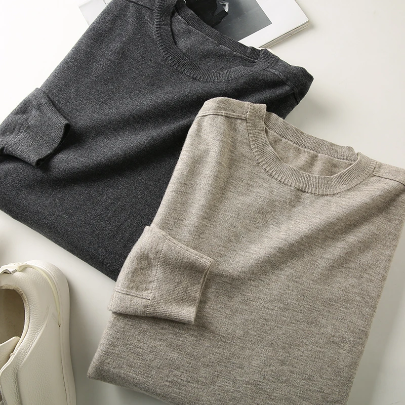 软糯亲肤料休闲圆领针织衫男青年春秋简约毛衣纯色上衣 23XH0024