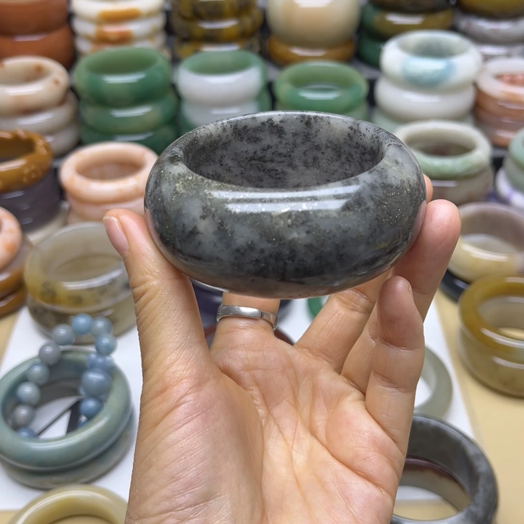 手镯石英质玉未镶嵌宁*酱