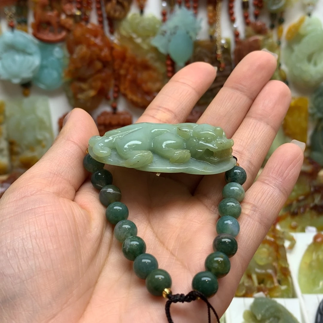 蛇纹石玉颈饰未镶嵌