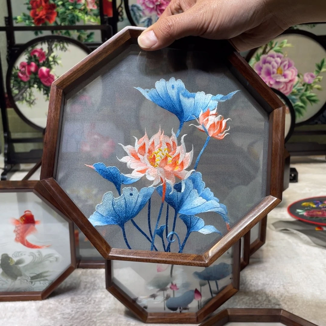 刺绣非遗传承摆件