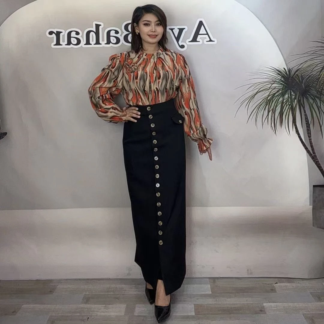 4004   女士漂亮的裙子。