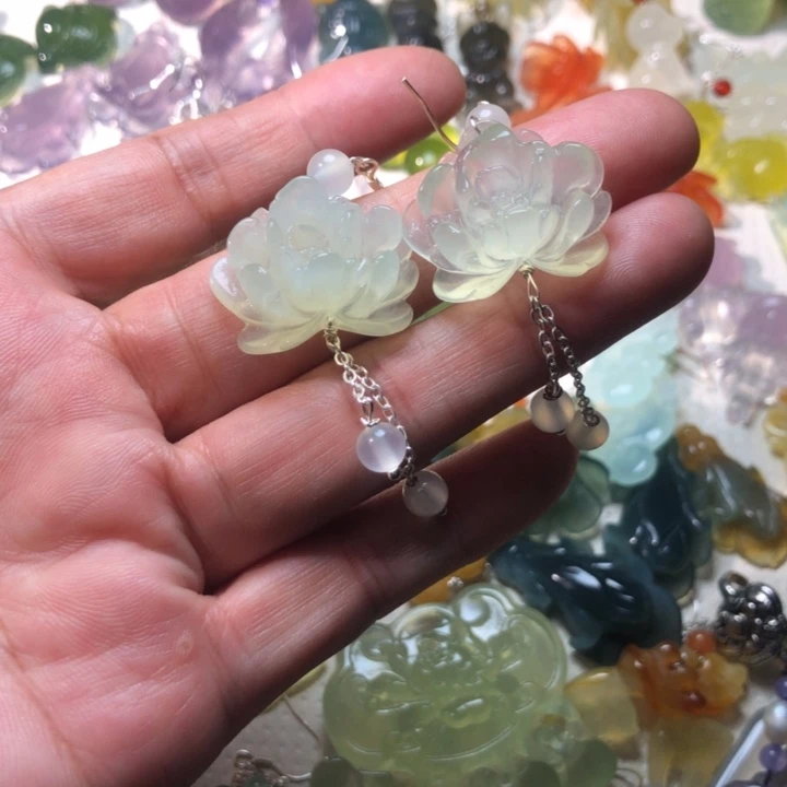 蛇纹石玉未镶嵌耳坠