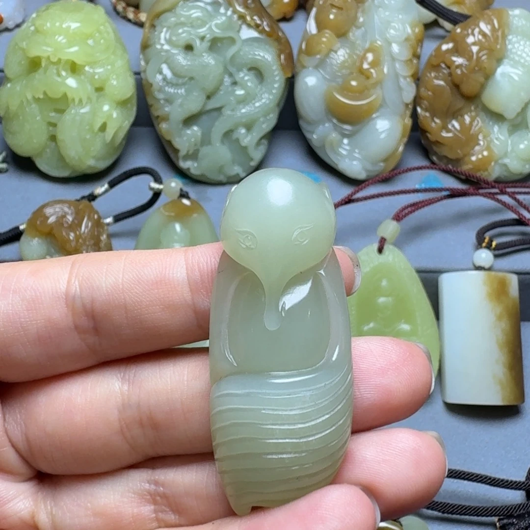 颈饰未镶嵌和田玉