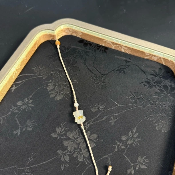 【春夏熊】天然玛瑙香槟玛瑙冰透蝴蝶编绳小熊L517