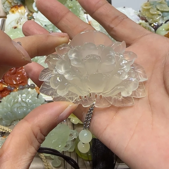 蛇纹石玉吊坠未镶嵌