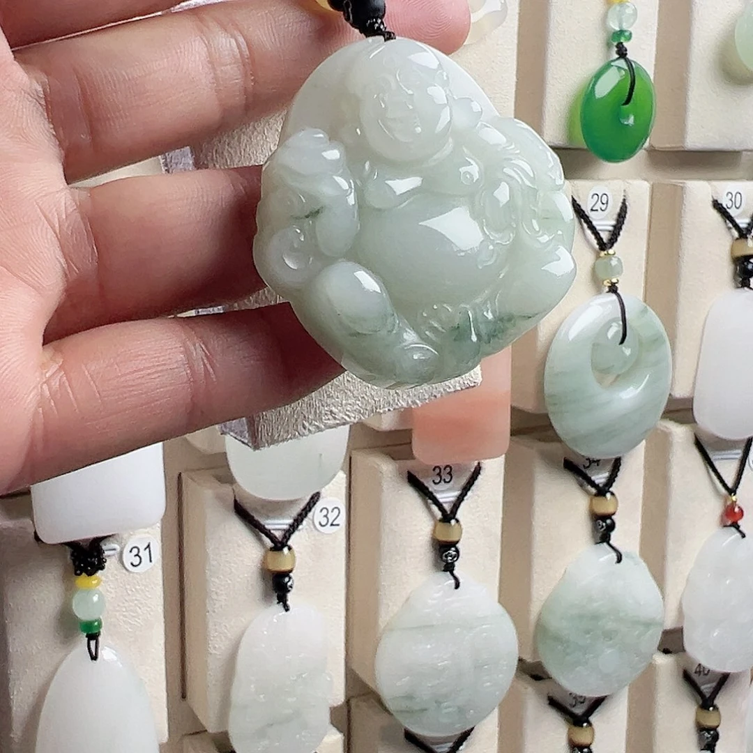 石英质玉（金丝玉）未镶嵌颈饰