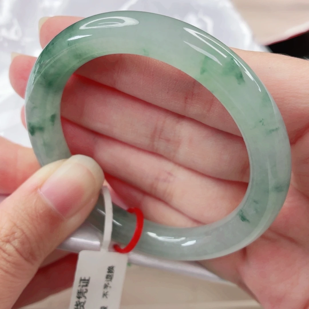 椒***翡翠未镶嵌手镯51圈x556