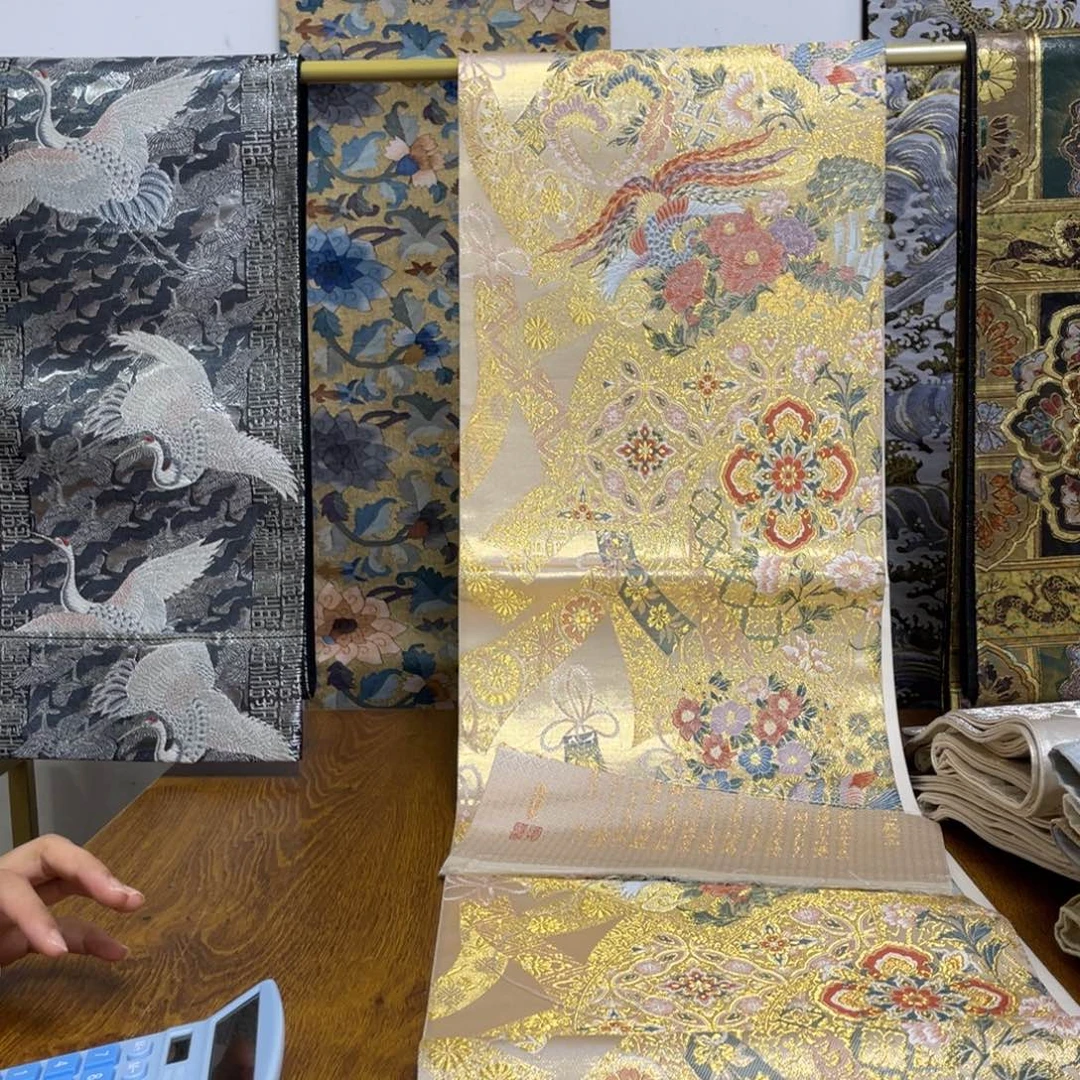 织绣织锦，织锦缎，织锦缎。织锦