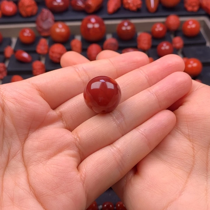 晚***安南红玛瑙未镶嵌牛血红圆珠单珠18.3MM