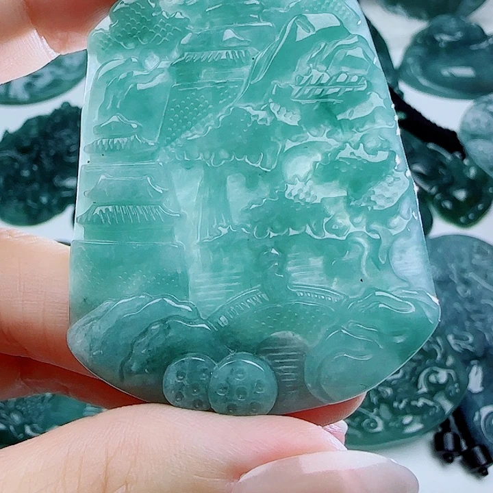 翡翠未镶嵌颈饰多样性发货天然的A货翡翠