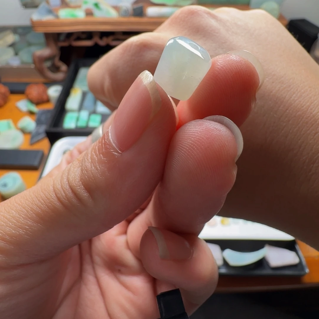 定制翡翠未镶嵌随行