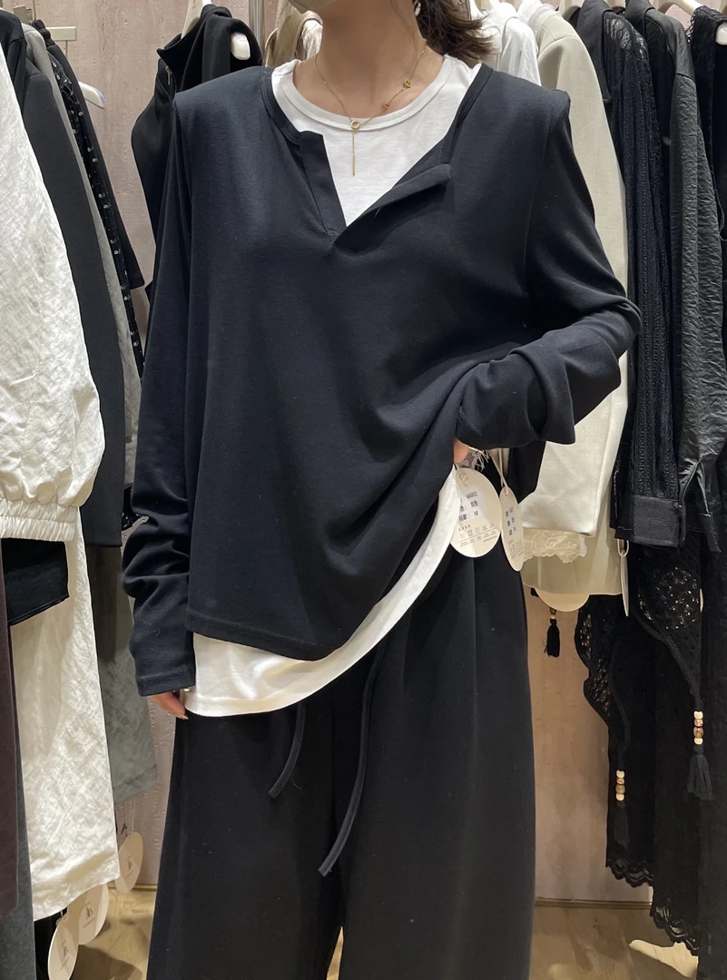 TLB#66029春季新款垫肩撞色假两件上衣，衣长：67cm