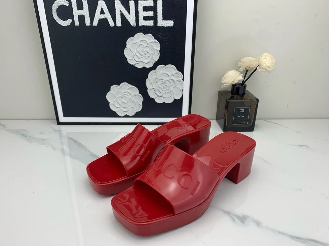 99新 GUCCI/古驰 Gucci古驰 果冻凉鞋 红 35码