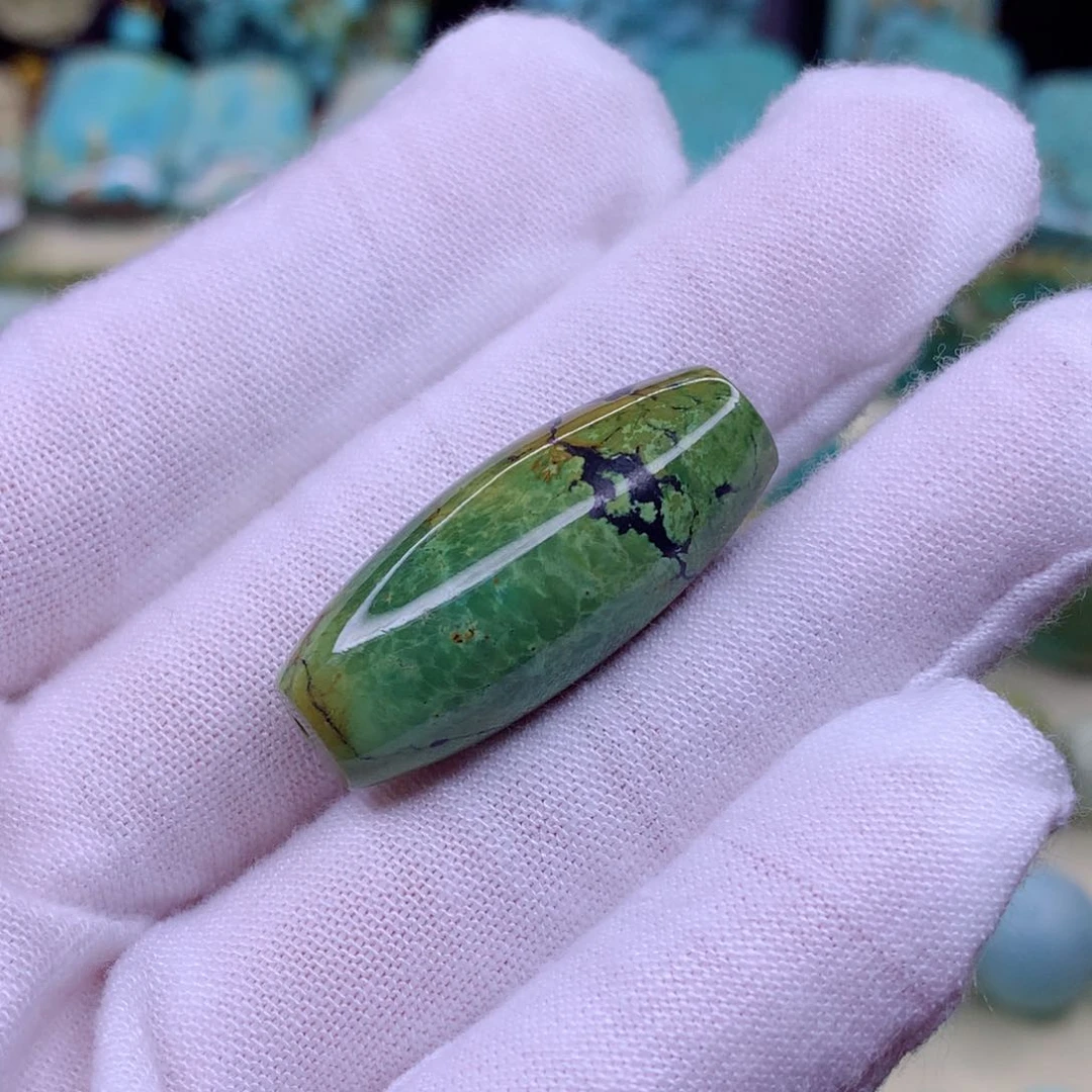 绿松石颈饰未镶嵌