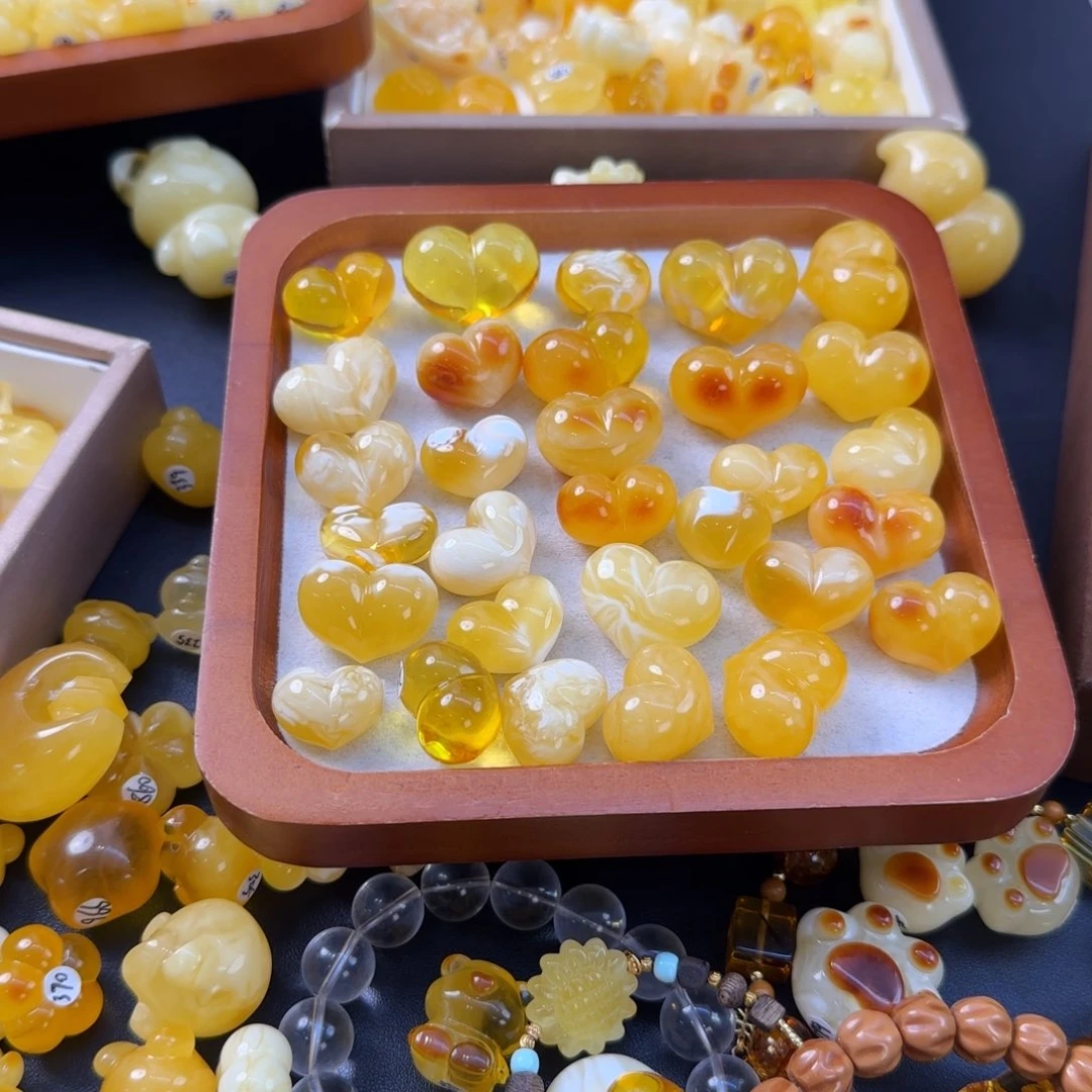 琥珀未镶嵌珠宝奇石一***虎e