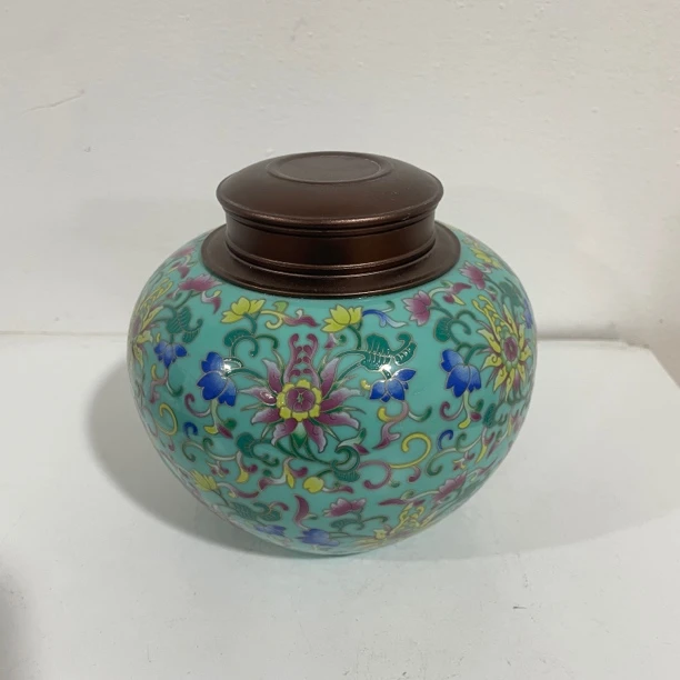 山景造物-马尔代夫绿珐琅彩缠枝莲储物罐密封罐a127