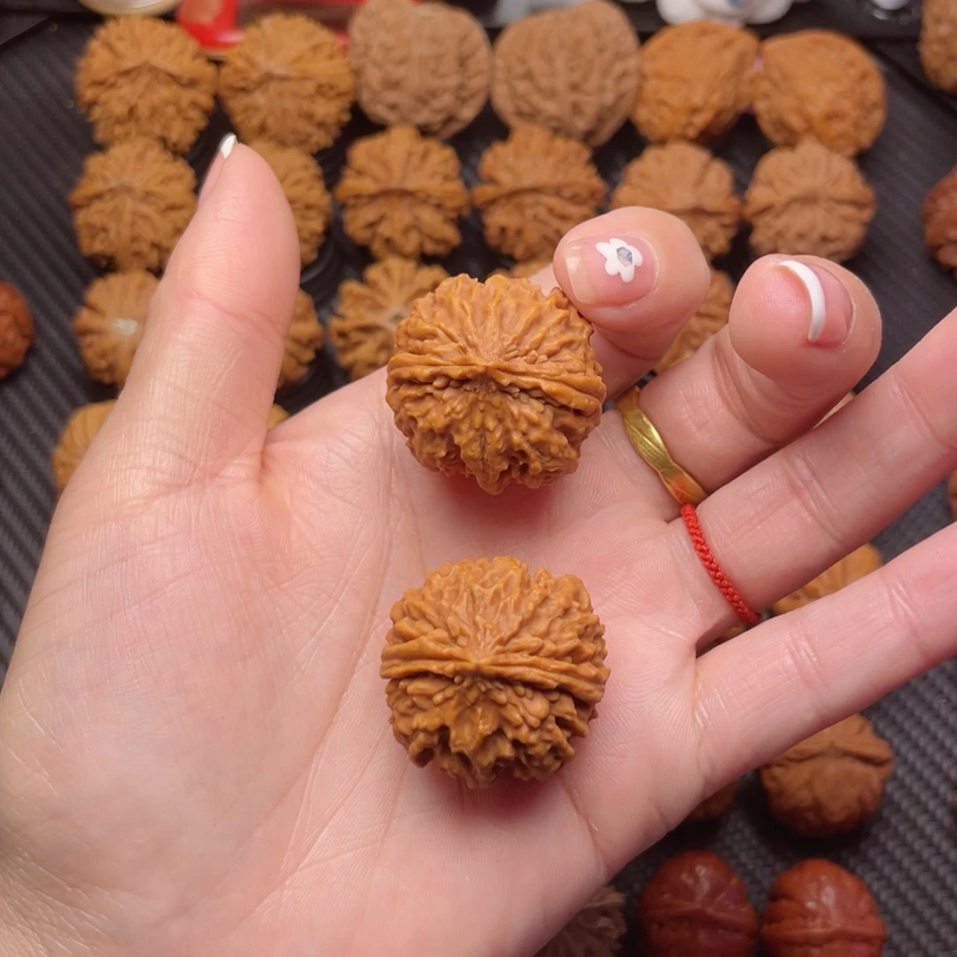 用***6文玩核桃把件龙鳞