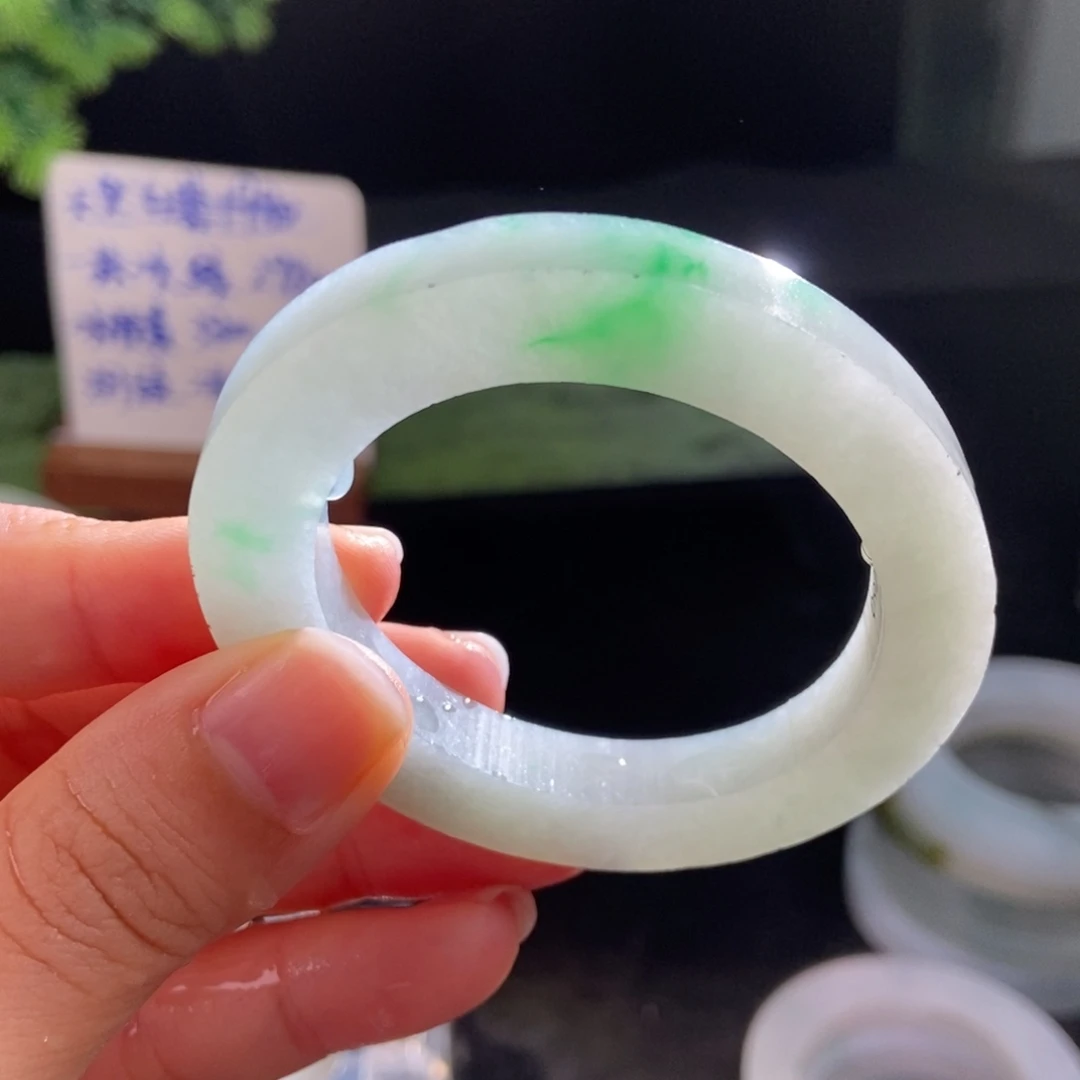 未镶嵌手镯定制翡翠