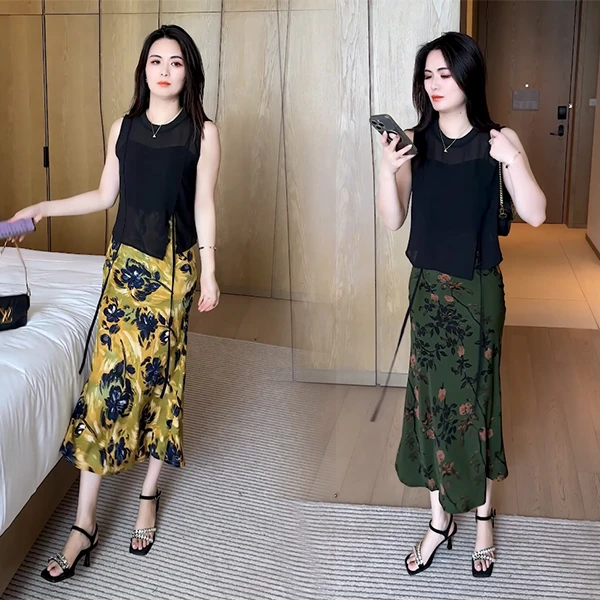 2025夏季新款短袖穿搭气质显瘦时尚休闲韩版修身减龄收腰连衣裙