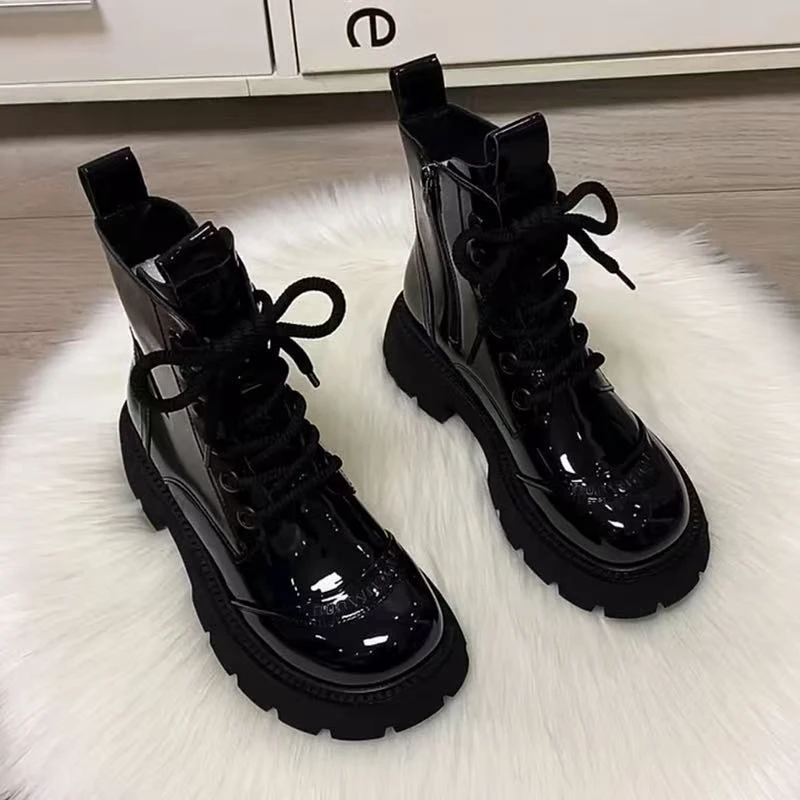 正品厚底马丁靴女款2025春秋新款时尚英伦风网红爆款亮皮加绒短靴