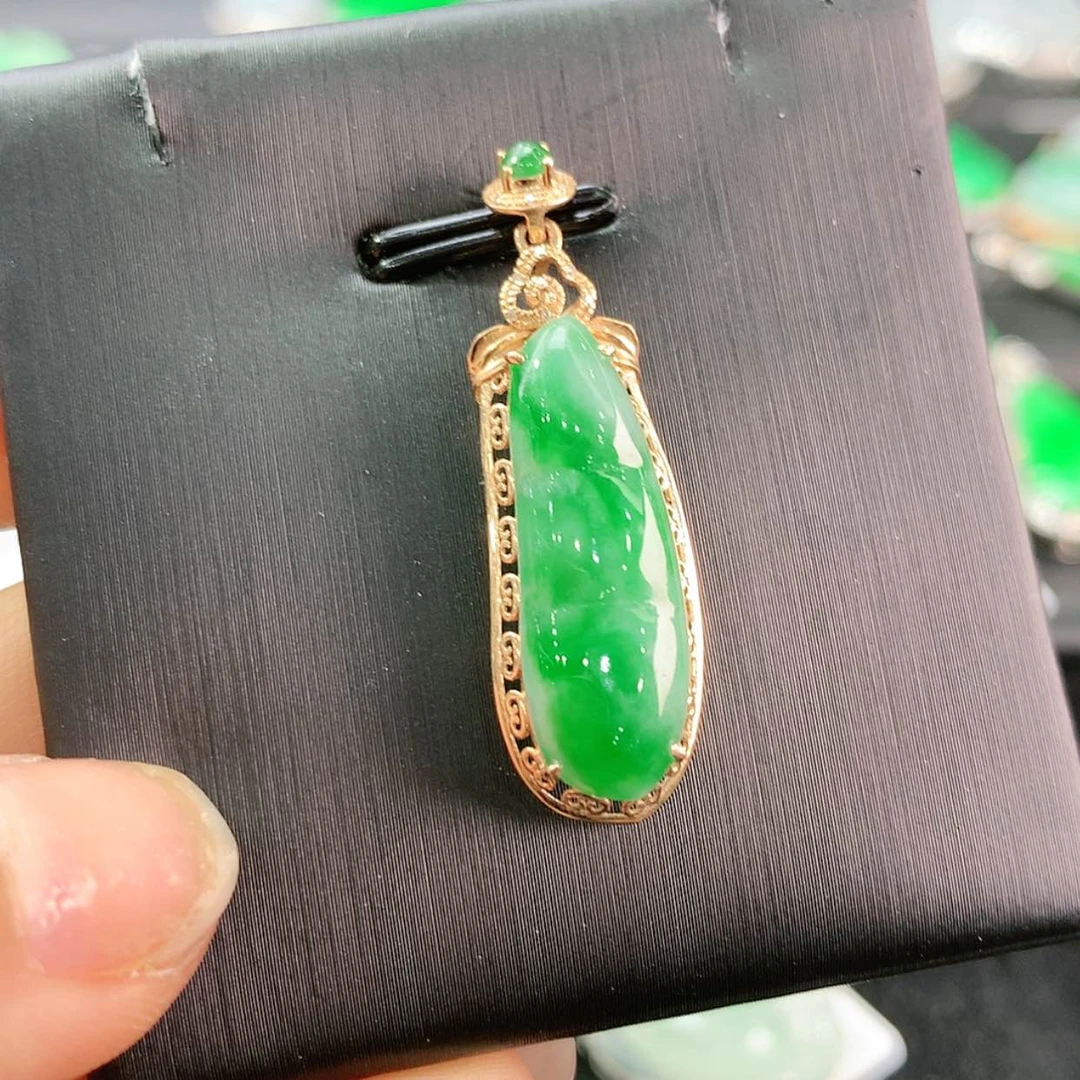 【闪购商品】翡翠颈饰18K金镶嵌天然翡翠