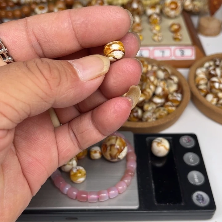 *****未镶嵌琥珀裸石55号