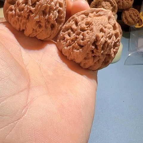 文玩核桃把件三角疆40