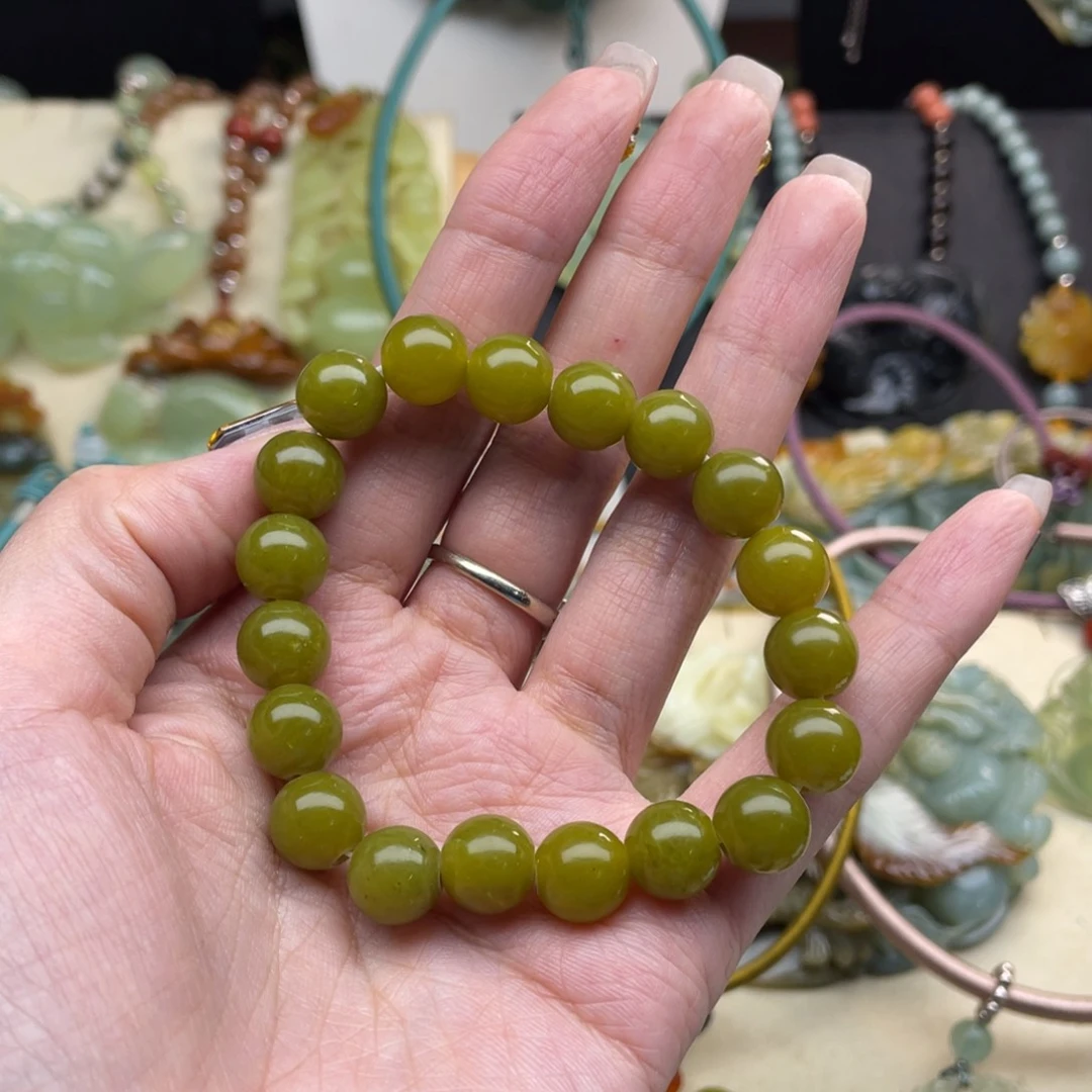 蛇纹石玉颈饰未镶嵌