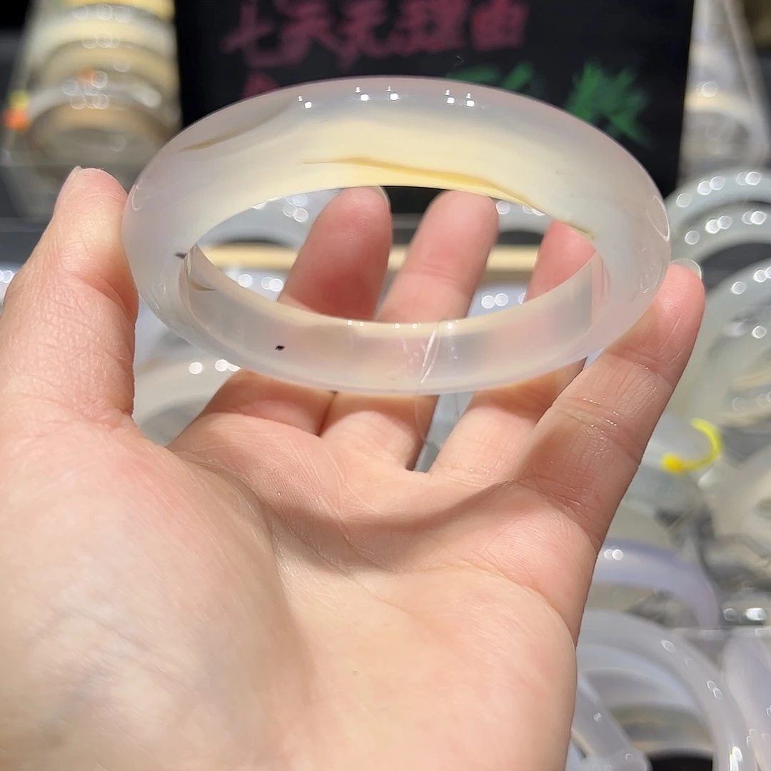 不****玛瑙/玉髓未镶嵌手镯