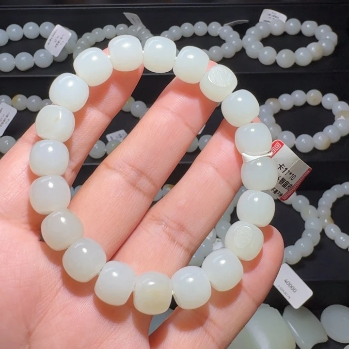 泡****颈饰未镶嵌和田玉