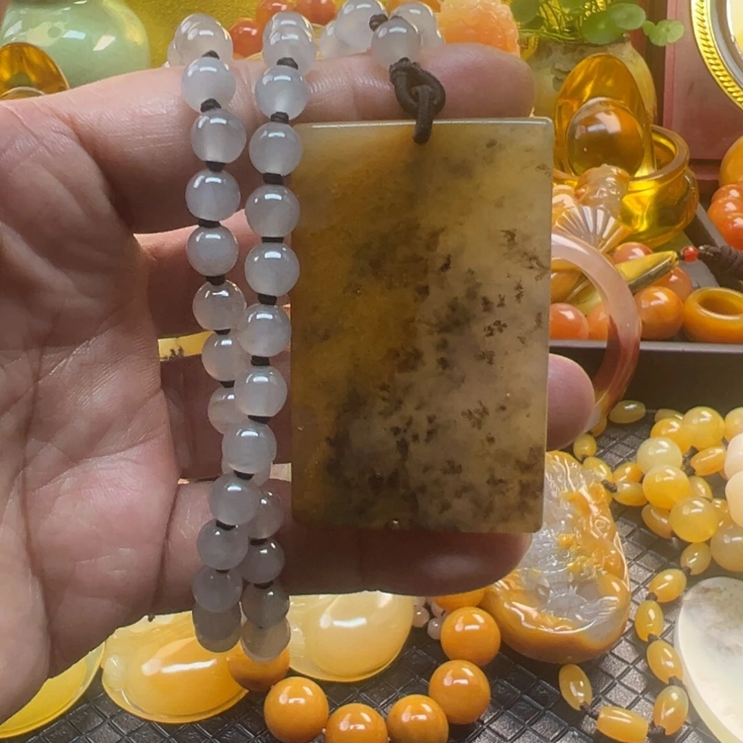 石英质玉未镶嵌颈饰