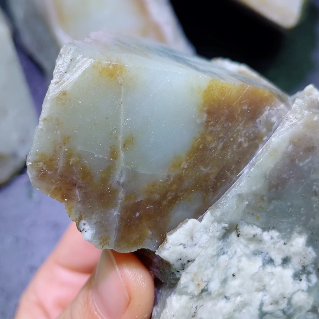 和田玉未镶嵌珠宝半成品