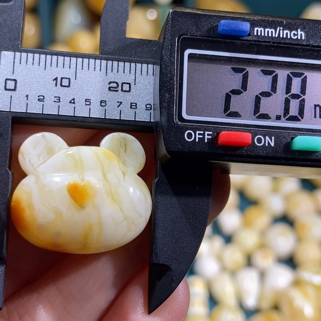 蜜蜡裸石未镶嵌配饰